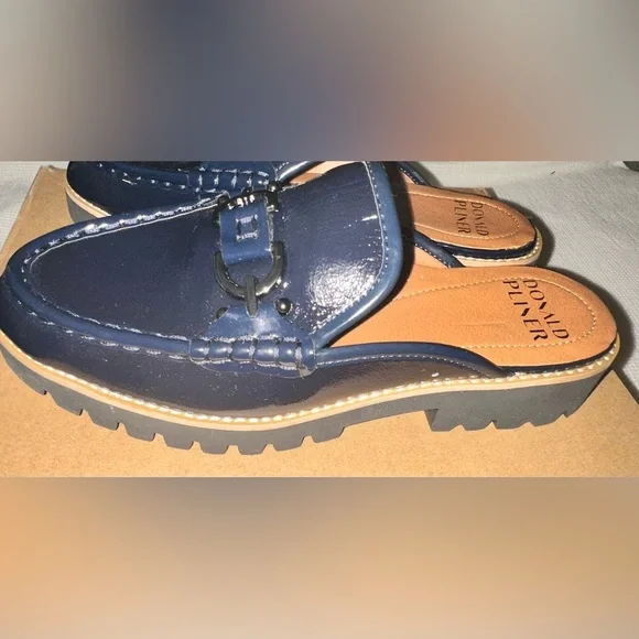 Donald Pliner Women's Elta Navy-Crinkle Patent Slip On Loafers - Sz 7.5 - NWOB